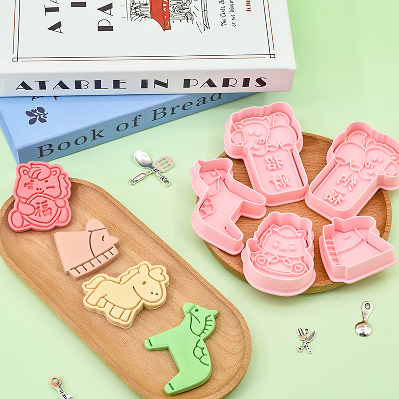 Year Of The Horse Cookie Cutte - Kitchen Baking Torch のレビューと価格